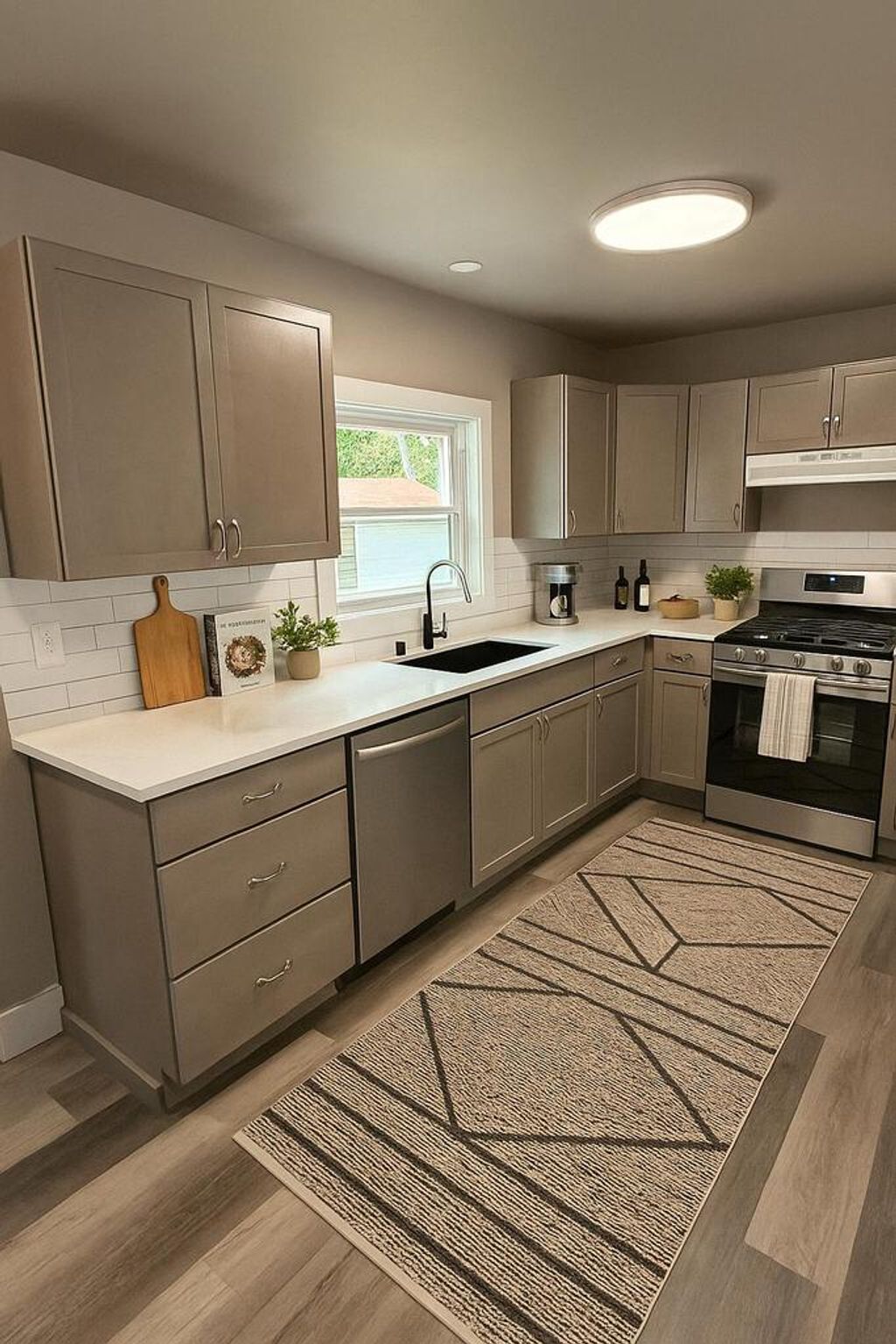 Photo of 579 Forest AVENUE, Fond Du Lac, WI 54935 (MLS # 1949553)