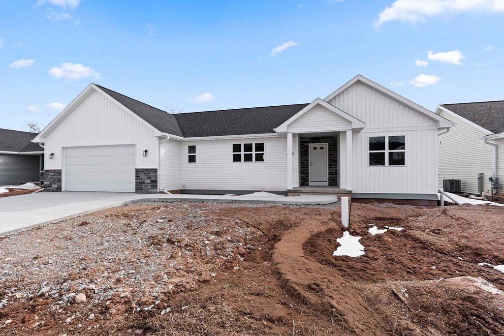 Photo of N9278 Constellation DRIVE, Appleton, WI 54915 (MLS # 50322943)