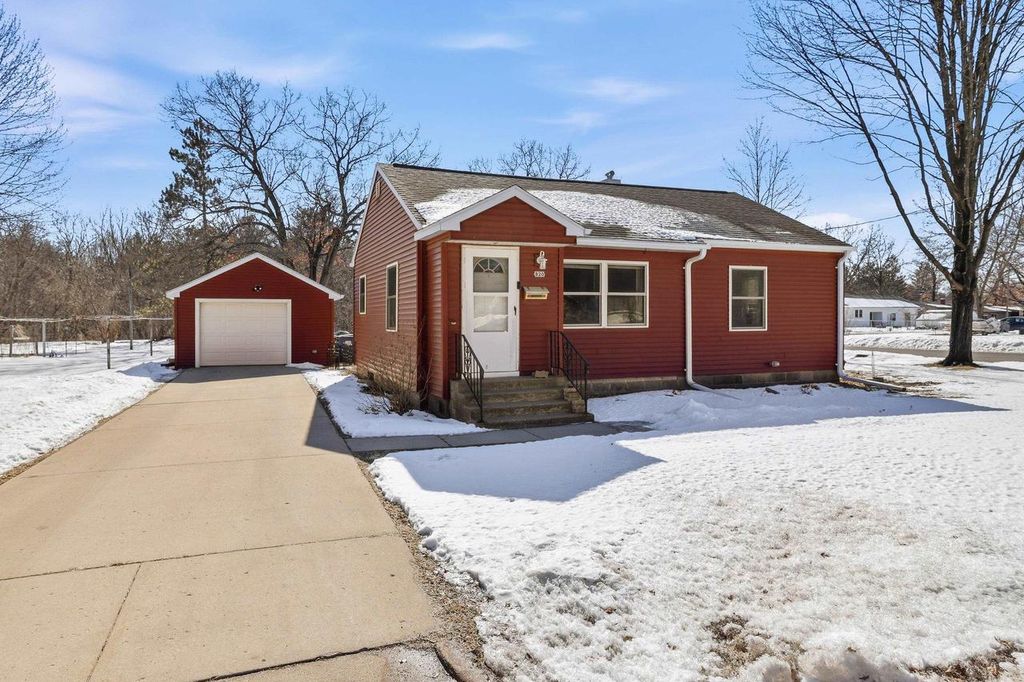 Photo of 820 W Fourth STREET, Mosinee, WI 54455 (MLS # 22600847)