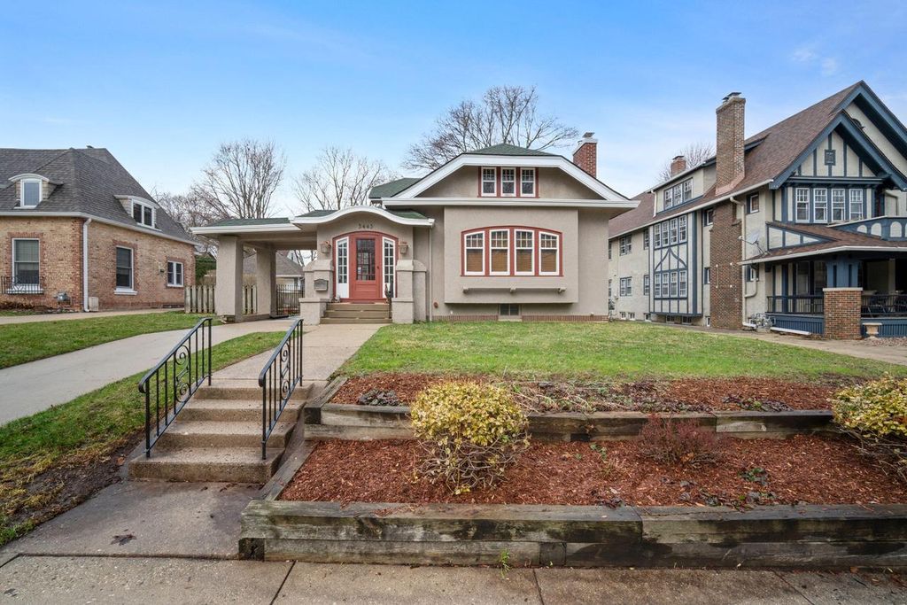 Photo of 3443 N Maryland AVENUE, Milwaukee, WI 53211 (MLS # 1957109)