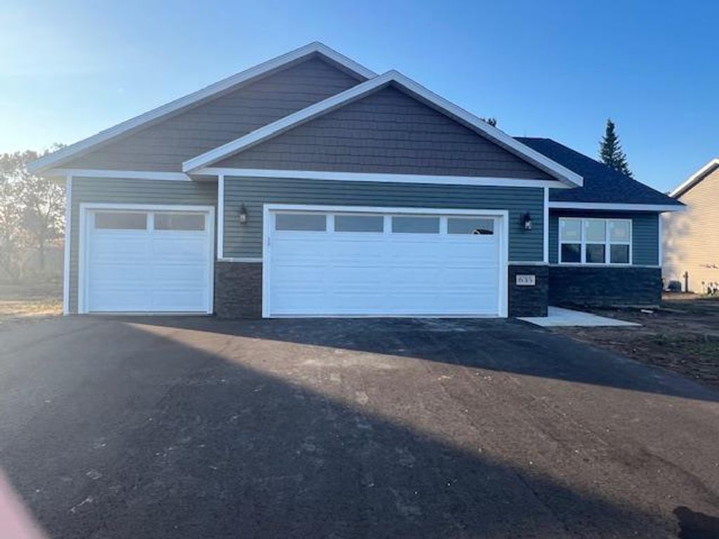 Photo of 635 Still Waters LANE, Plover, WI 54467 (MLS # 22505845)