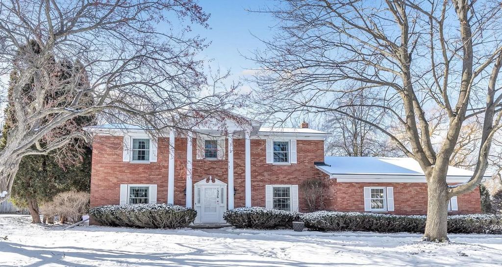 Photo of 1326 S Summer Range ROAD, De Pere, WI 54115 (MLS # 50321652)