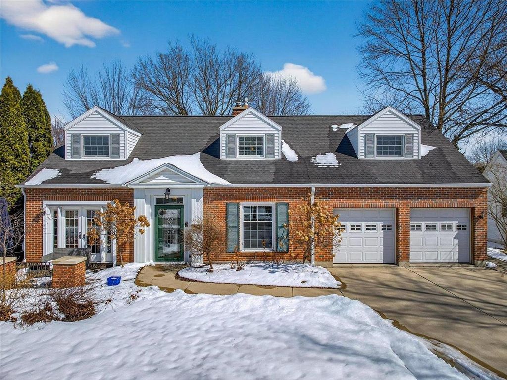 Photo of 260 Kensington DRIVE, Madison, WI 53704 (MLS # 2019375)