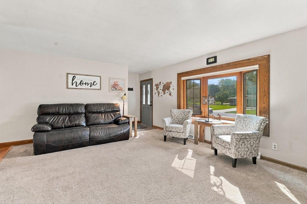 Photo of N65W28506 Fairlane DRIVE, Hartland, WI 53029 (MLS # 1982606)