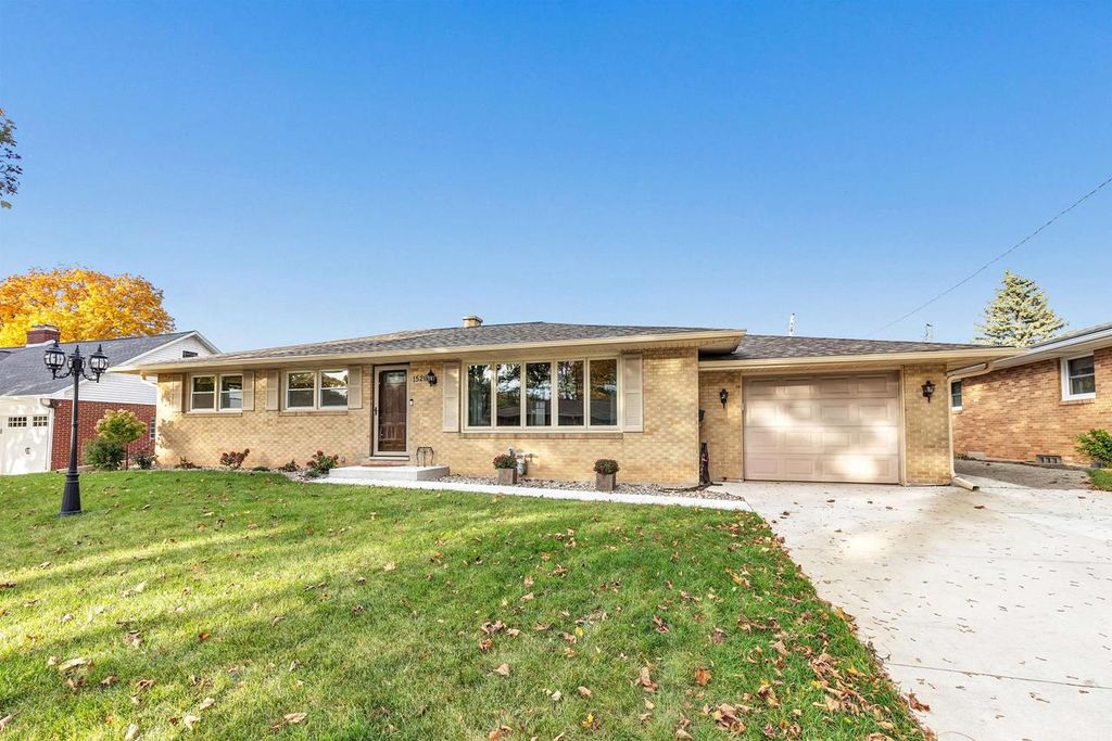 Photo of 1526 Rockdale STREET, Green Bay, WI 54304 (MLS # 50317112)