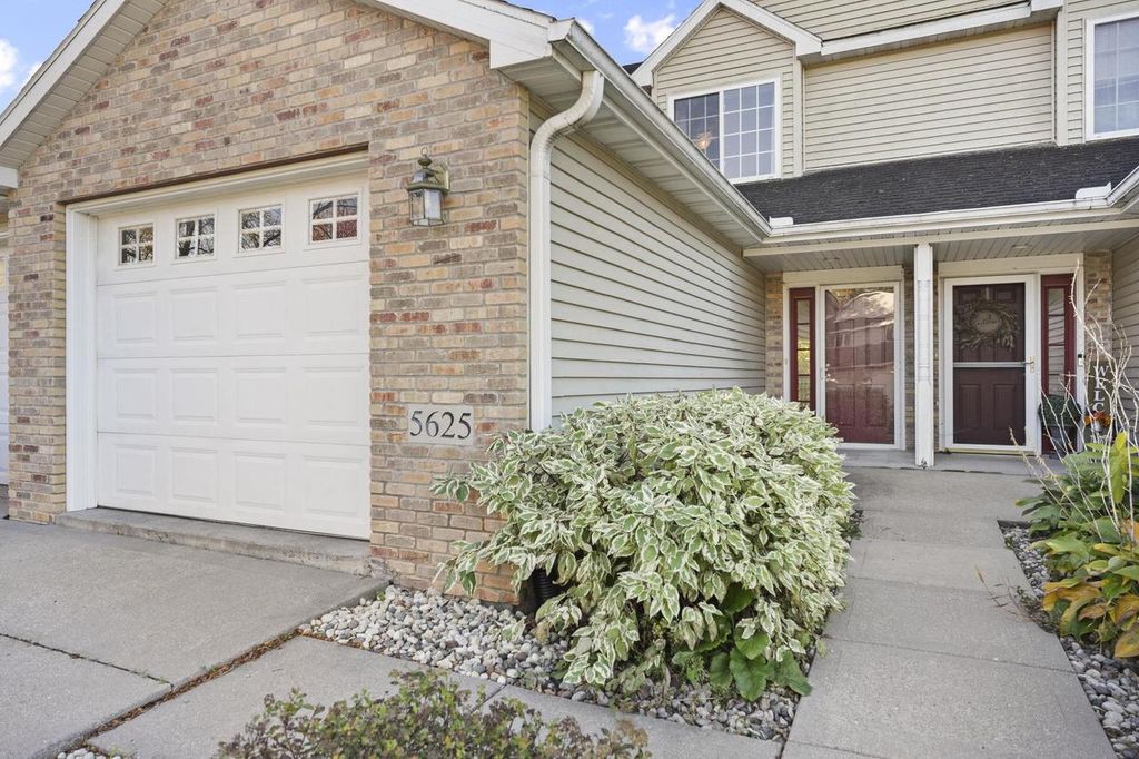 Photo of 5625 Osborne DRIVE, Mcfarland, WI 53558 (MLS # 2009743)