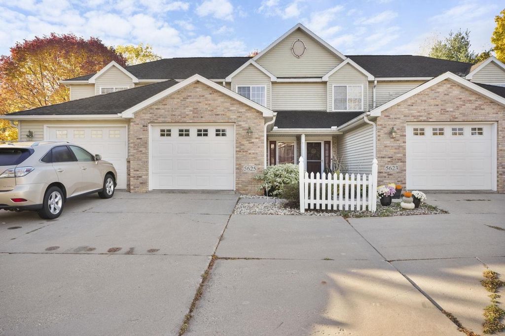 Photo of 5625 Osborne DRIVE, Mcfarland, WI 53558 (MLS # 2009743)