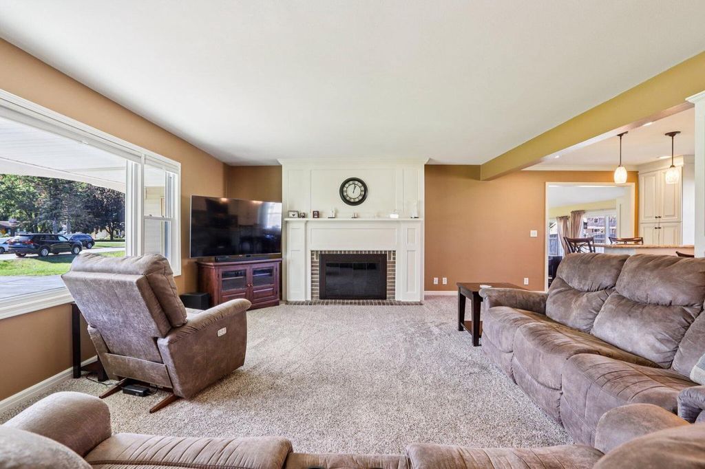 Photo of N98W15894 Concord ROAD, Germantown, WI 53022 (MLS # 1938699)