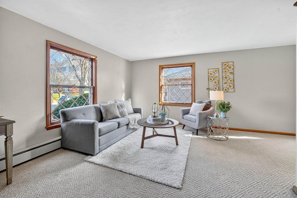 Photo of 813 E Grant STREET, Appleton, WI 54911 (MLS # 50318278)