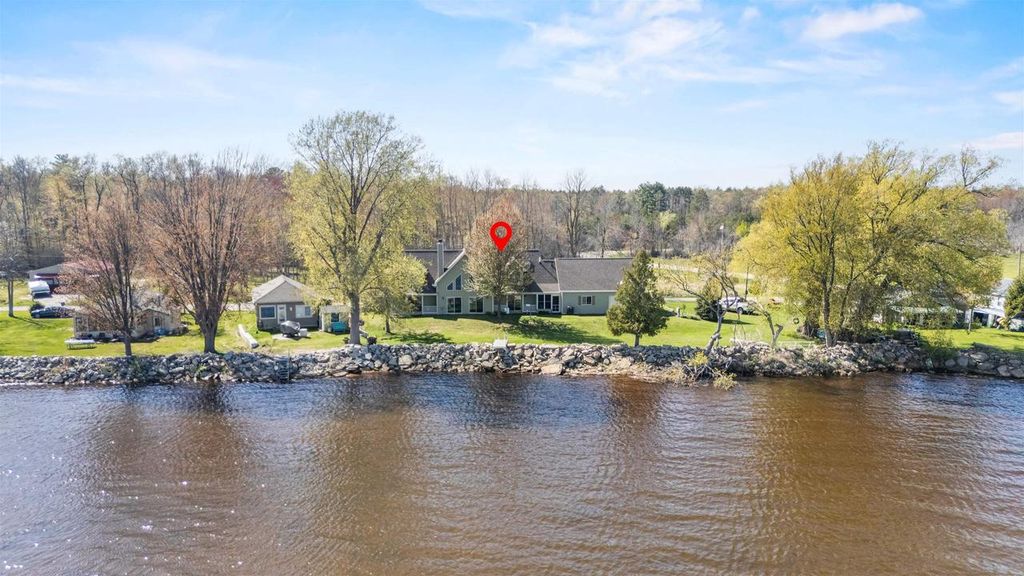 Photo of 4882 S Bayshore LANE, Oconto, WI 54153 (MLS # 50320986)