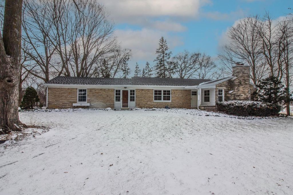 Photo of N89W13809 Bonnie LANE, Menomonee Falls, WI 53051 (MLS # 1946132)