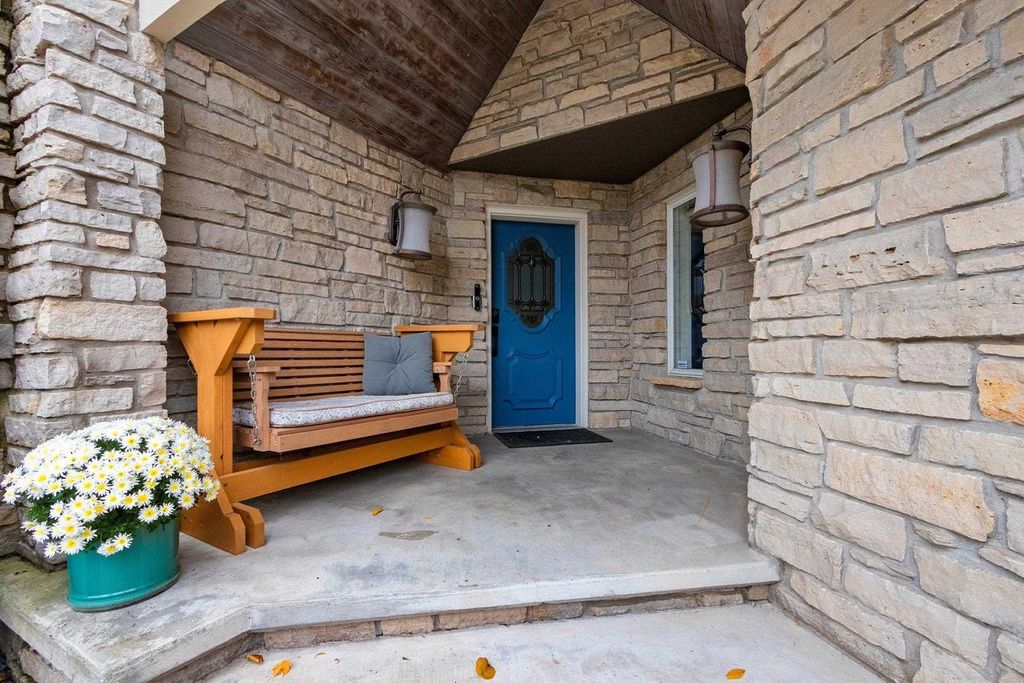 Photo of 133 S Pine COURT, Appleton, WI 54914 (MLS # 50317248)
