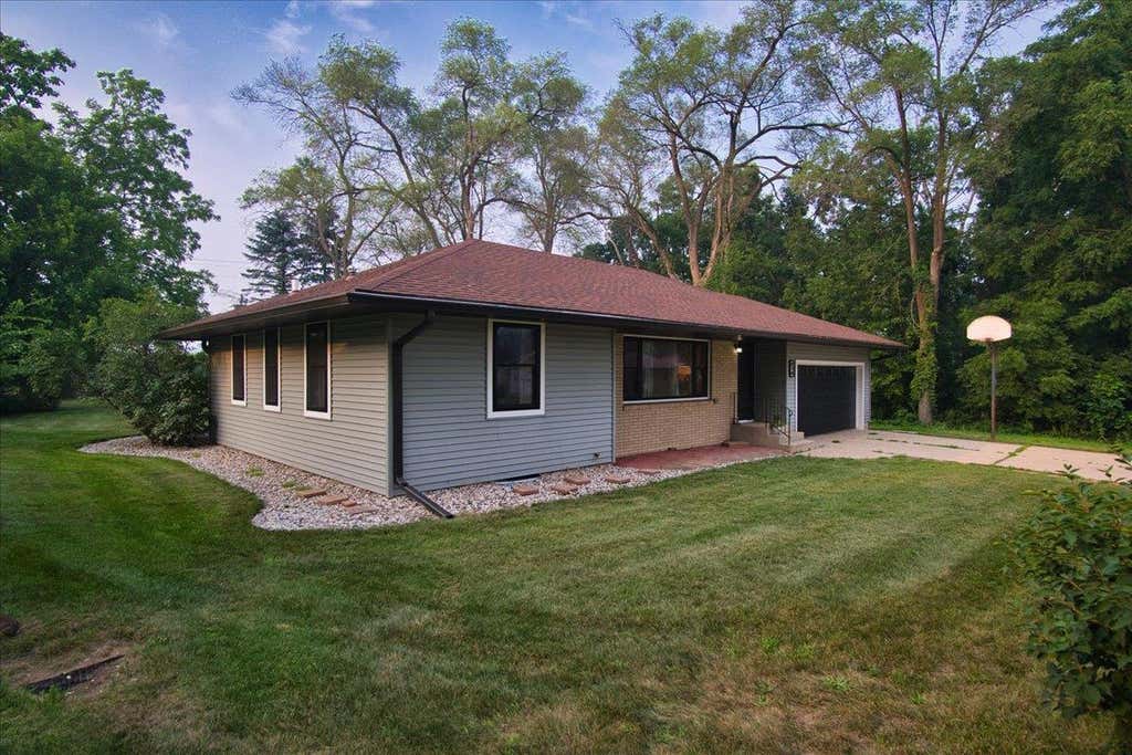Photo of 214 Breezy Point DRIVE, Pardeeville, WI 53954 (MLS # 2028375)
