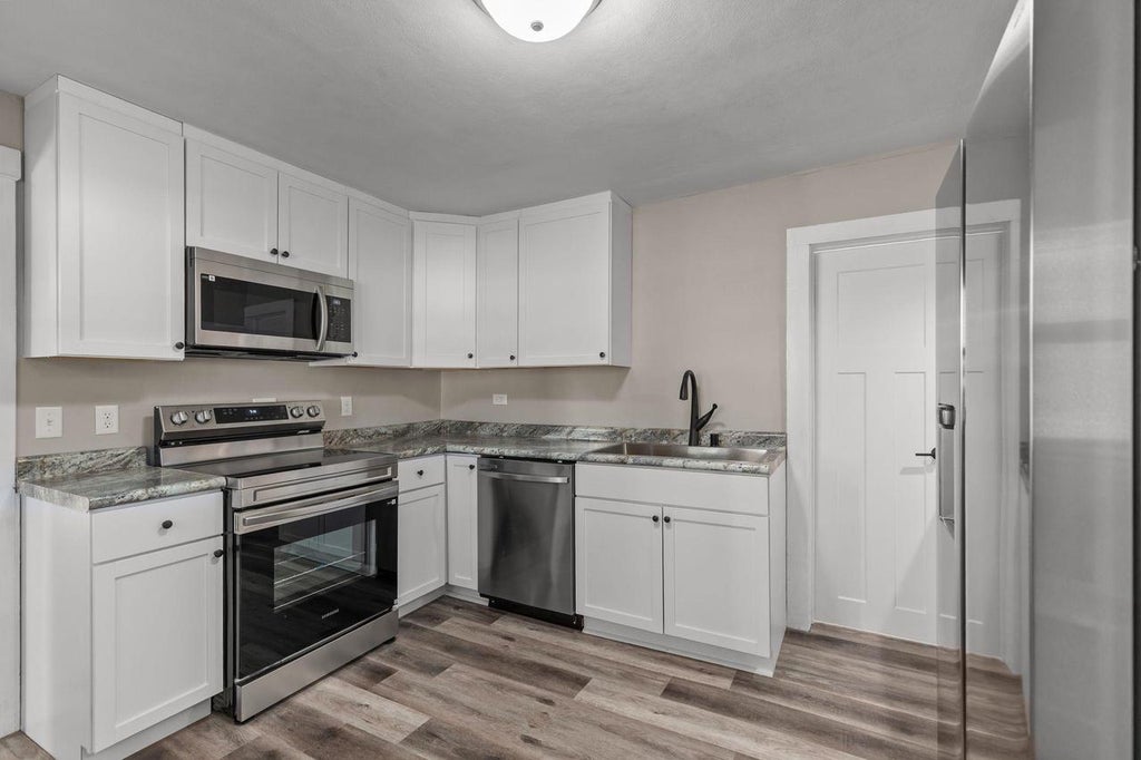 Photo of 1021 Eastman STREET, Oshkosh, WI 54901 (MLS # 50333878)