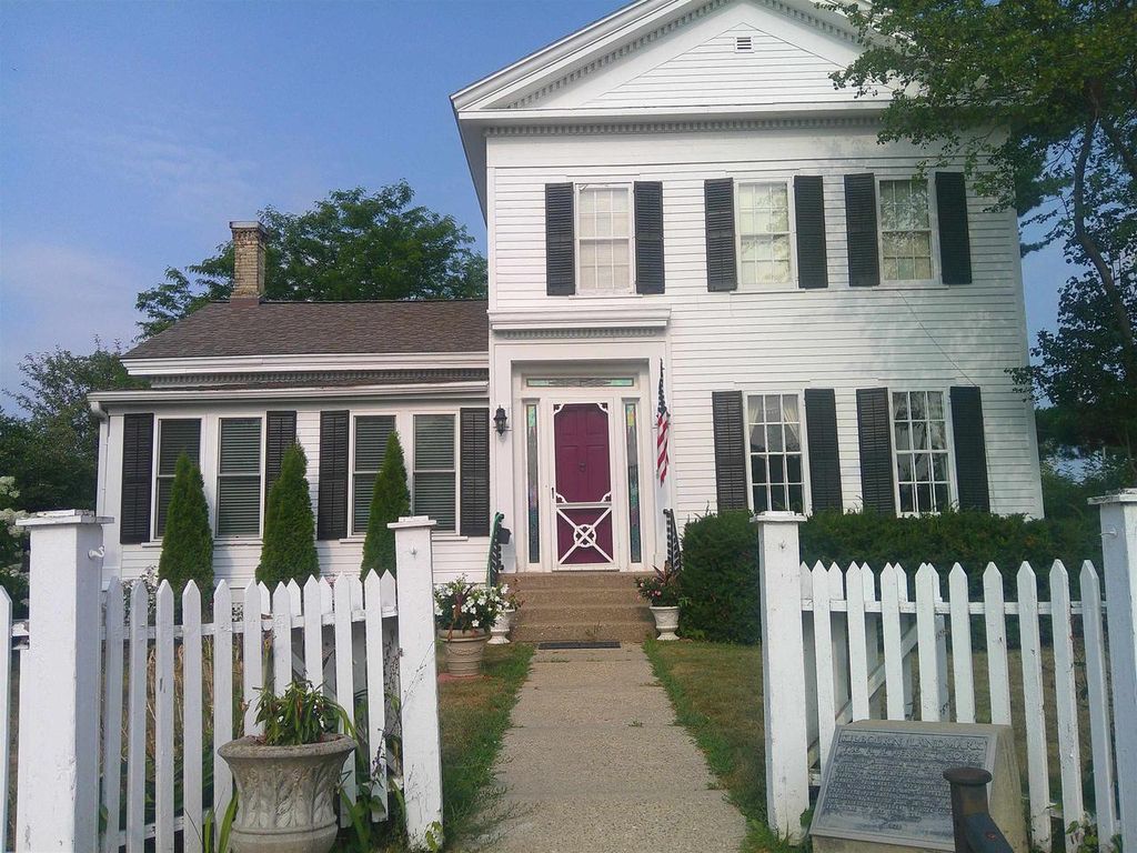 Photo of 825 Oak STREET, Wisconsin Dells, WI 53965 (MLS # 2028998)
