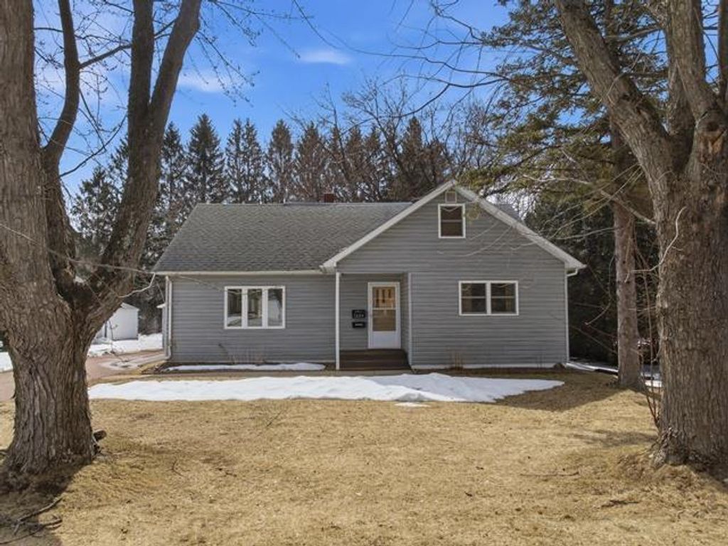 Photo of 1604 W 7th STREET, Marshfield, WI 54449 (MLS # 22601013)