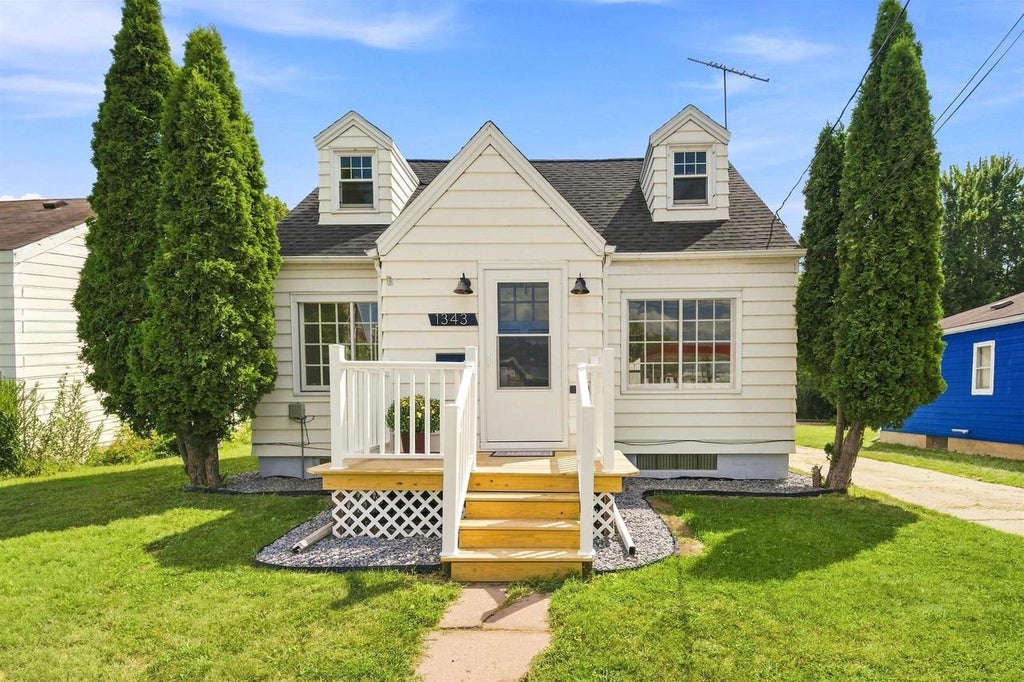 Photo of 1343 W Prospect AVENUE, Appleton, WI 54914 (MLS # 50331930)