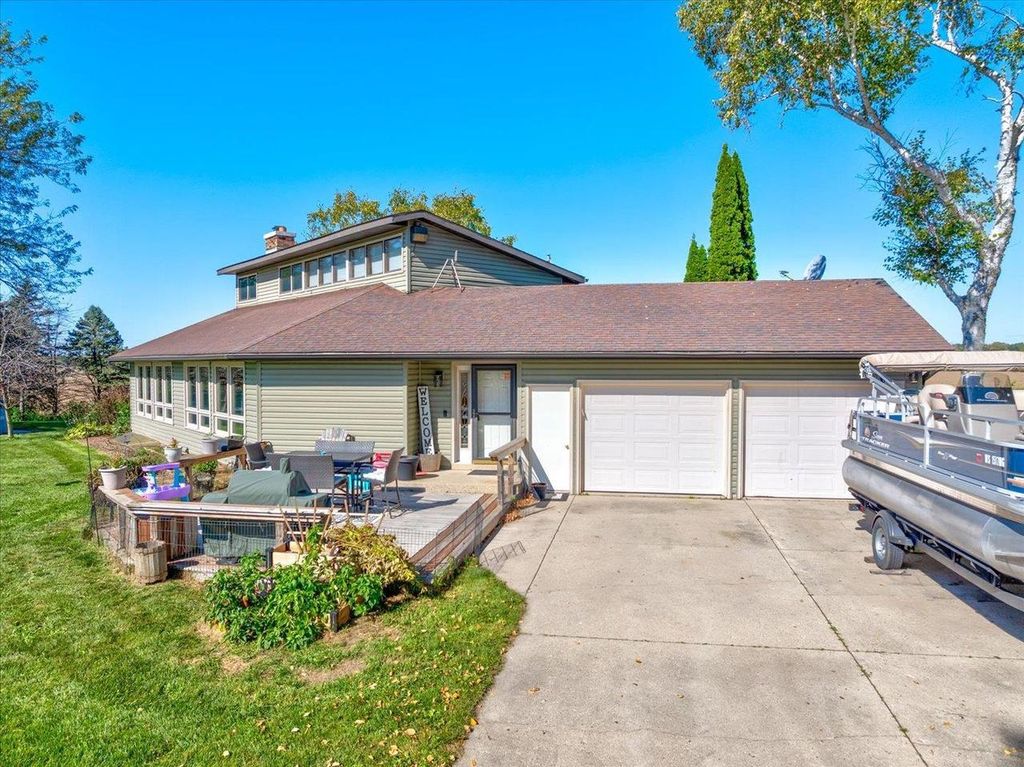 Photo of N3943 O&#39;Connor ROAD, Columbus, WI 53925 (MLS # 2010549)