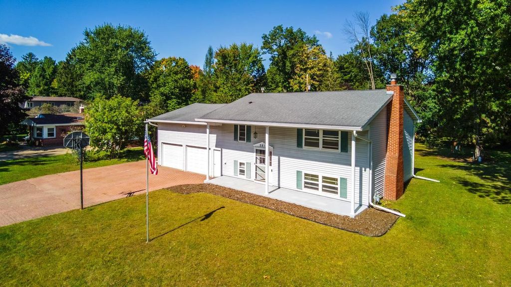 Photo of 2812 Hubbill AVENUE, Wausau, WI 54401 (MLS # 22601287)