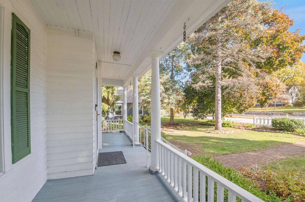 Photo of 2534 S Webster AVENUE, Green Bay, WI 54301 (MLS # 50322680)