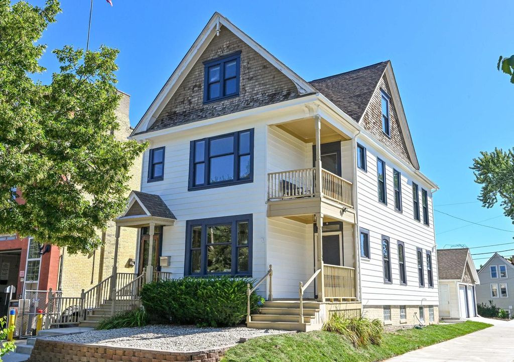Photo of 2044 N Palmer STREET, Milwaukee, WI 53212 (MLS # 1939876)