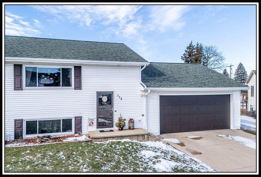 Photo of 113 William COURT, Hortonville, WI 54944 (MLS # 50320101)