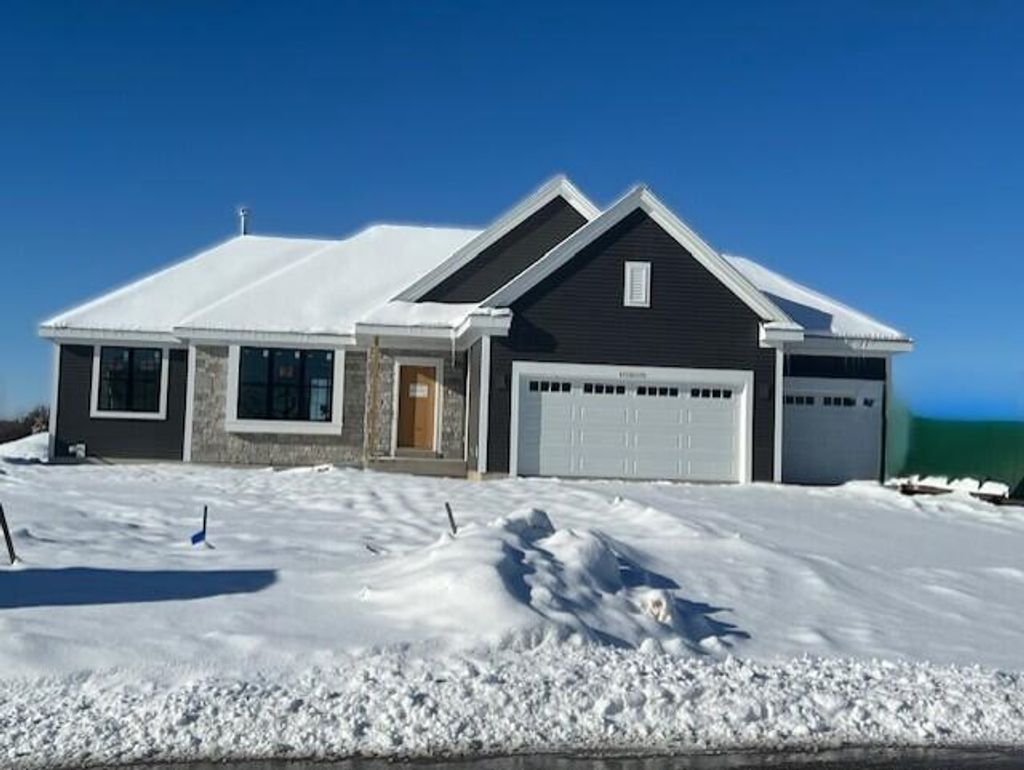 Photo of W251N2437 Valleyview CIRCLE, Pewaukee, WI 53072 (MLS # 1944740)