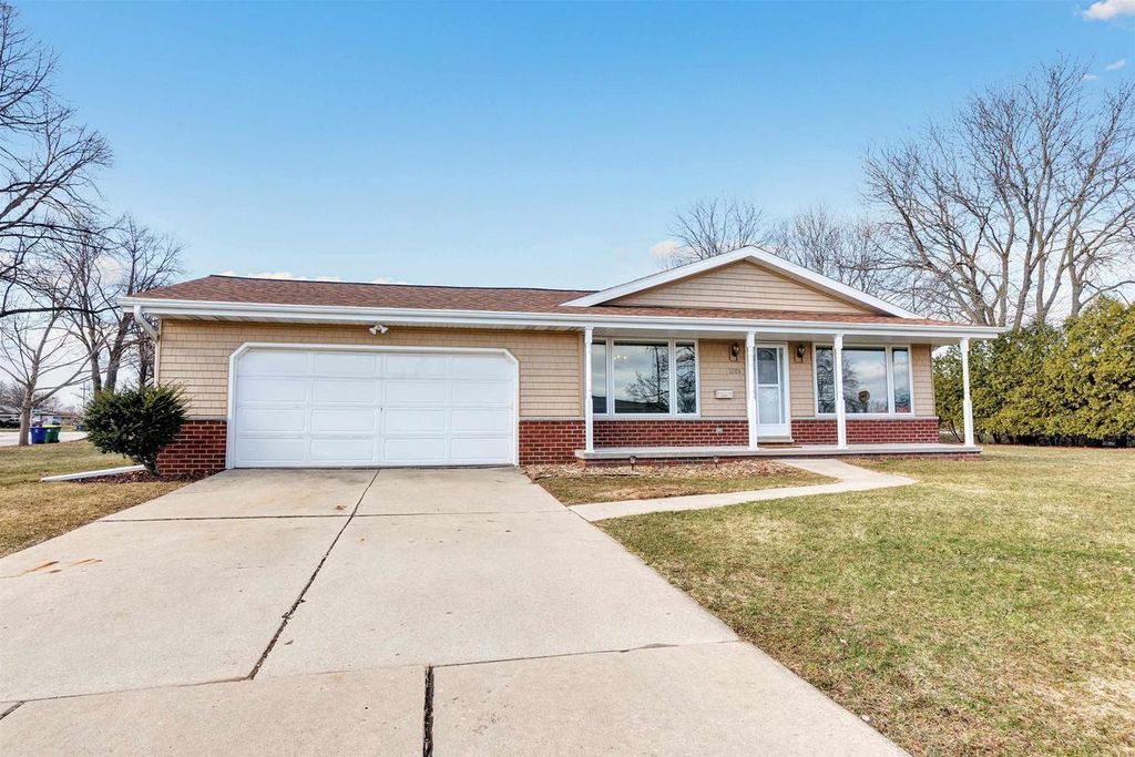 Photo of 1559 Langlade AVENUE, Green Bay, WI 54304 (MLS # 50323476)