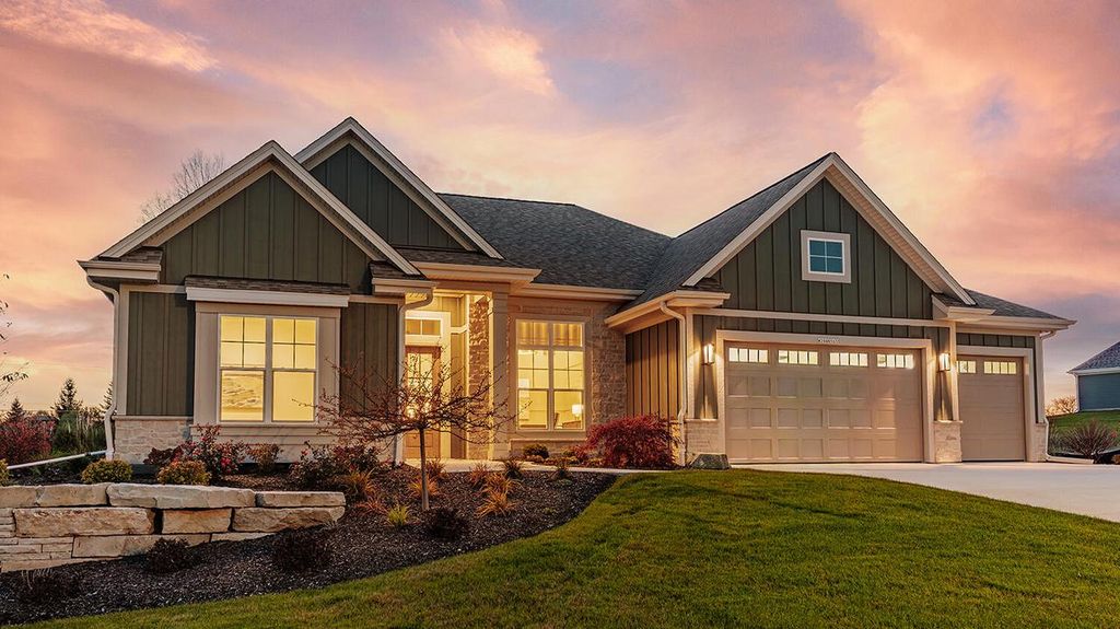 Photo of W208N5633 Turnberry LANE, Menomonee Falls, WI 53051 (MLS # 1944422)