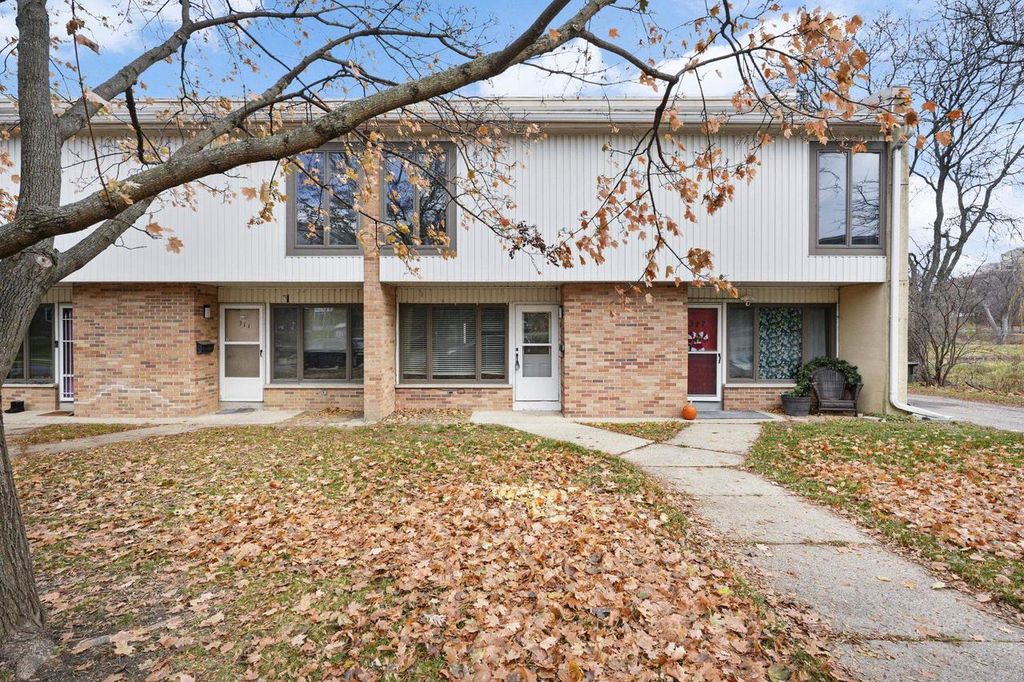 Photo of 315 Nautilus DRIVE, Madison, WI 53705 (MLS # 2012927)