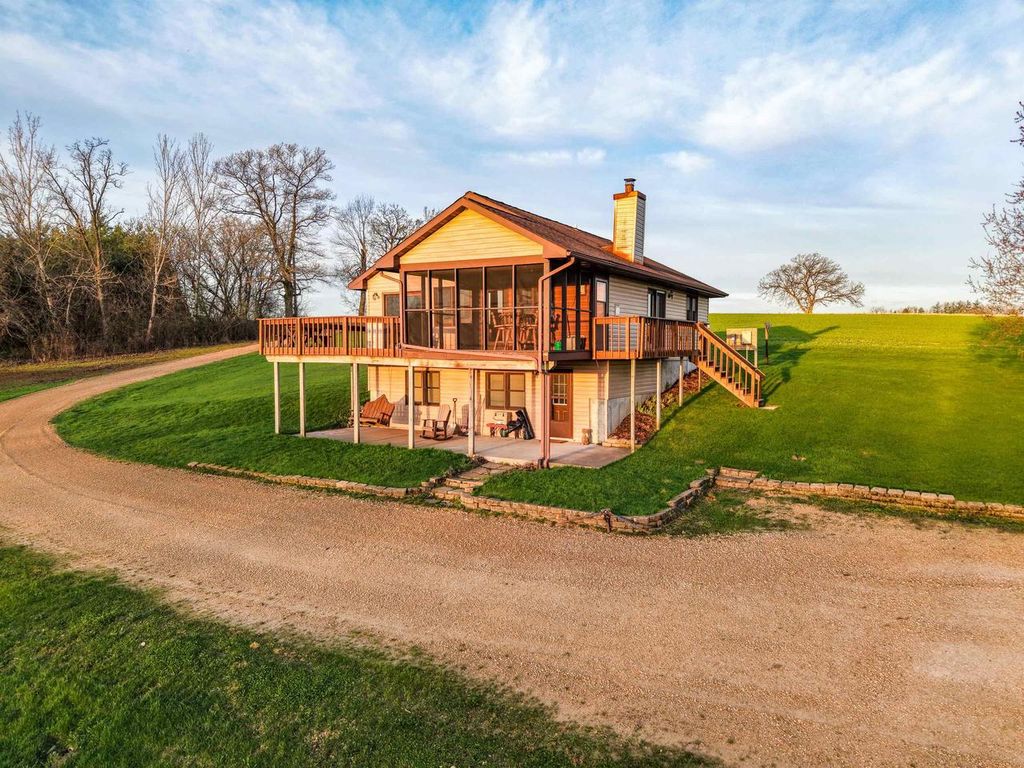 Photo of E5390 Parker DRIVE, Viroqua, WI 54665 (MLS # 2021233)