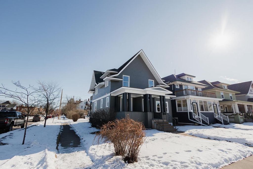 Photo of 1902 Ogden AVENUE, Superior, WI 54880 (MLS # 6123645)