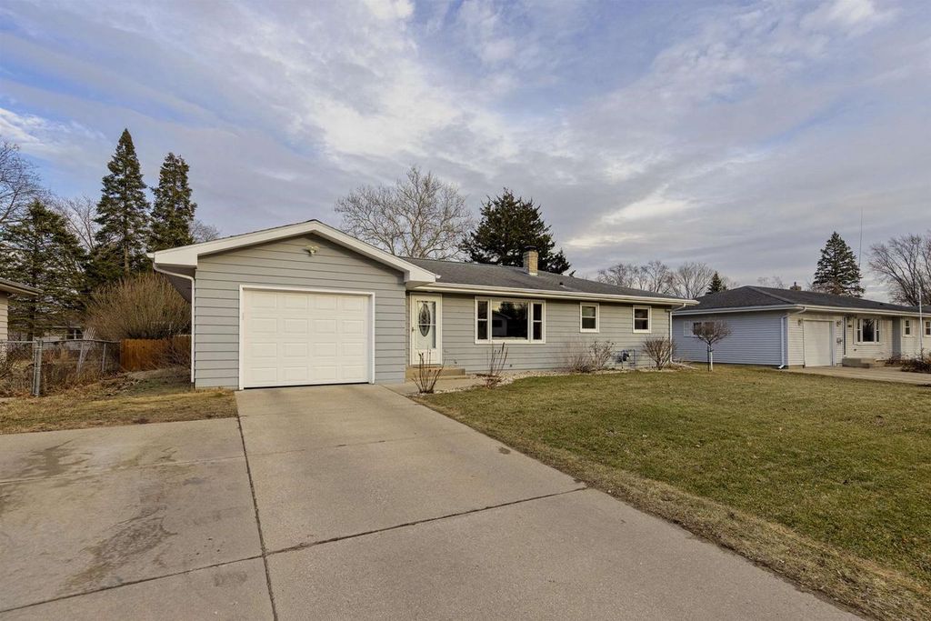 Photo of 1808 N Concord DRIVE, Janesville, WI 52545 (MLS # 2017819)