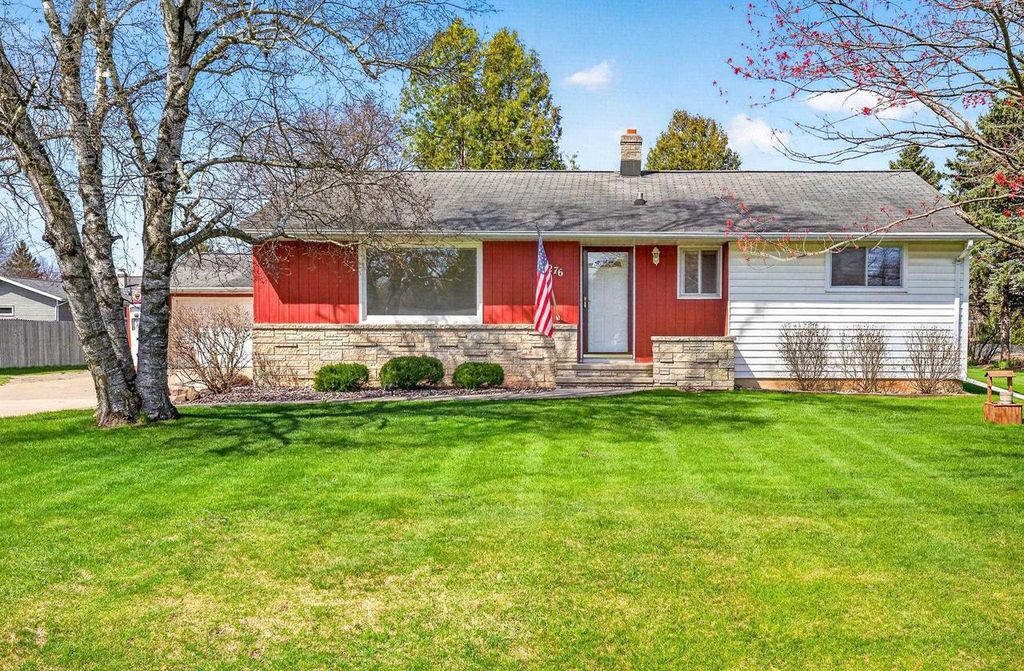 Photo of 1276 Irish ROAD, Neenah, WI 54956 (MLS # 50324047)