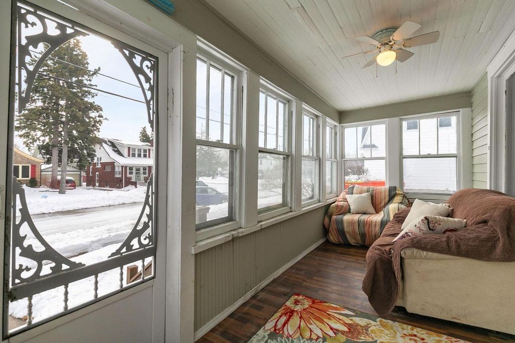 Photo of 1009 Jefferson STREET, Oshkosh, WI 54901 (MLS # 50322496)