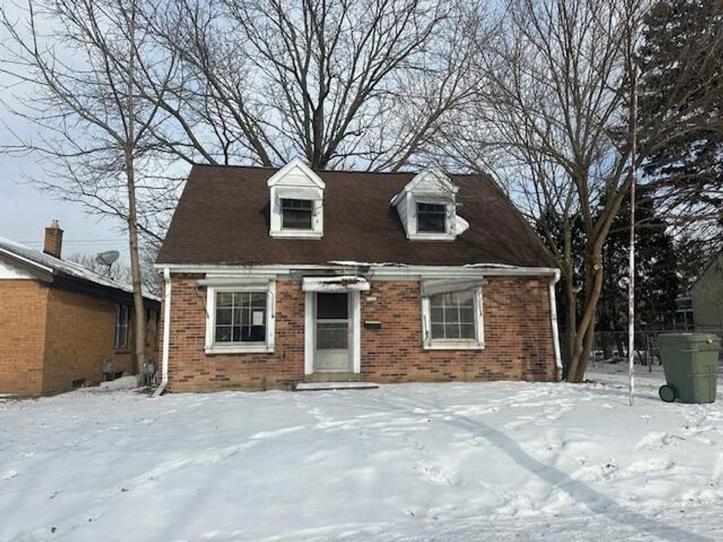 Photo of 5426 W Morgan AVENUE, Milwaukee, WI 53220 (MLS # 1948686)