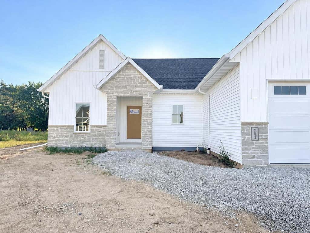 Photo of N8844 Galway LANE, Menasha, WI 54115 (MLS # 50331777)