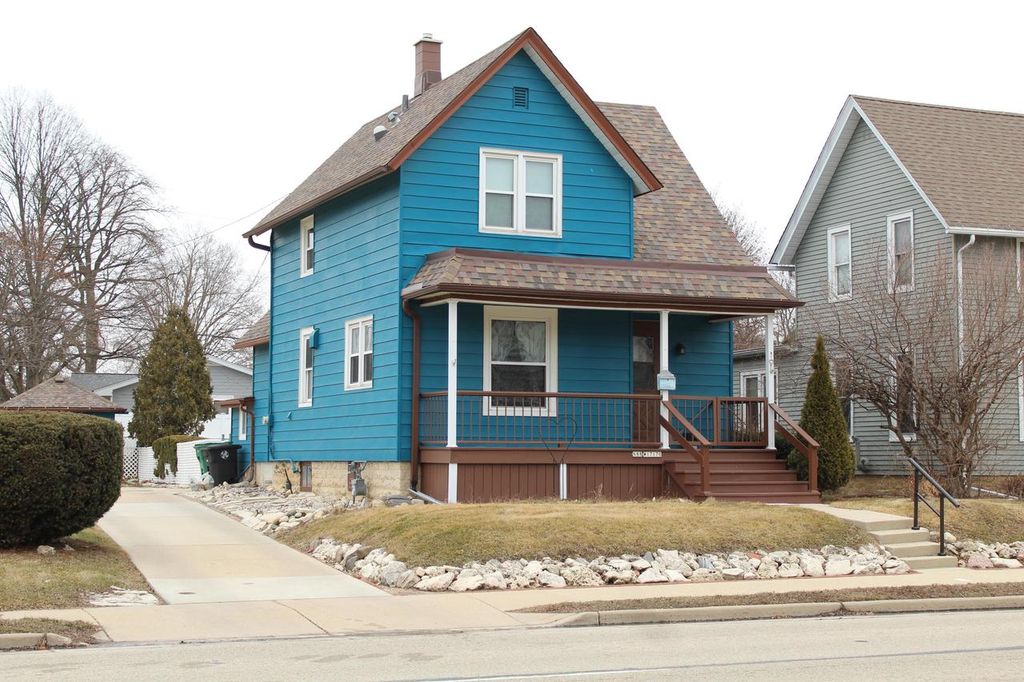 Photo of N88W17170 Main STREET, Menomonee Falls, WI 53051 (MLS # 1951195)