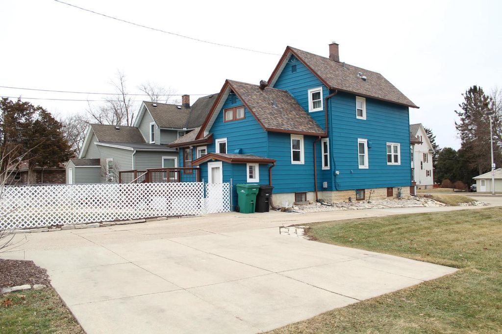 Photo of N88W17170 Main STREET, Menomonee Falls, WI 53051 (MLS # 1951195)
