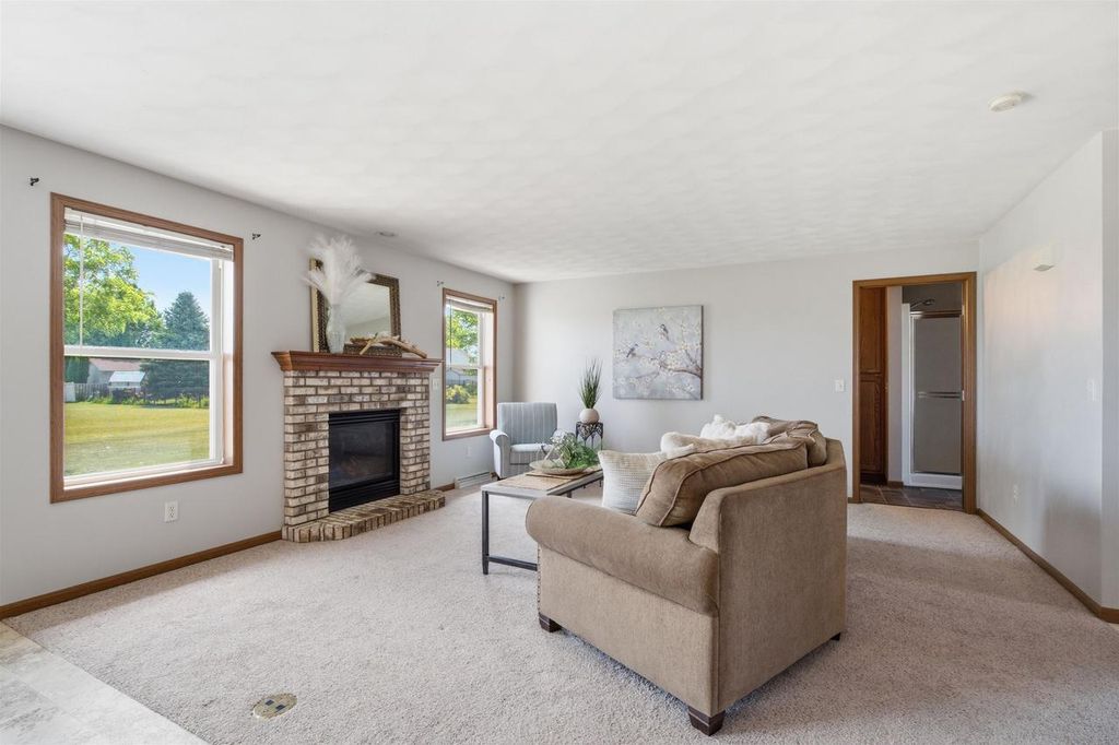 Photo of N9678 Hopfensperger ROAD, Appleton, WI 54915 (MLS # 50329785)