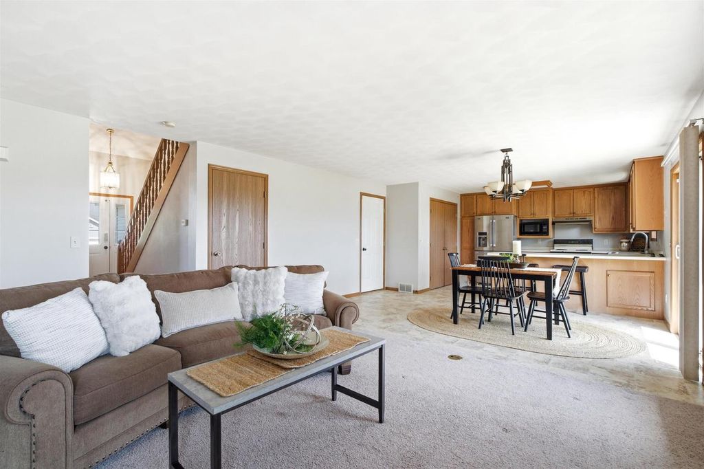 Photo of N9678 Hopfensperger ROAD, Appleton, WI 54915 (MLS # 50329785)