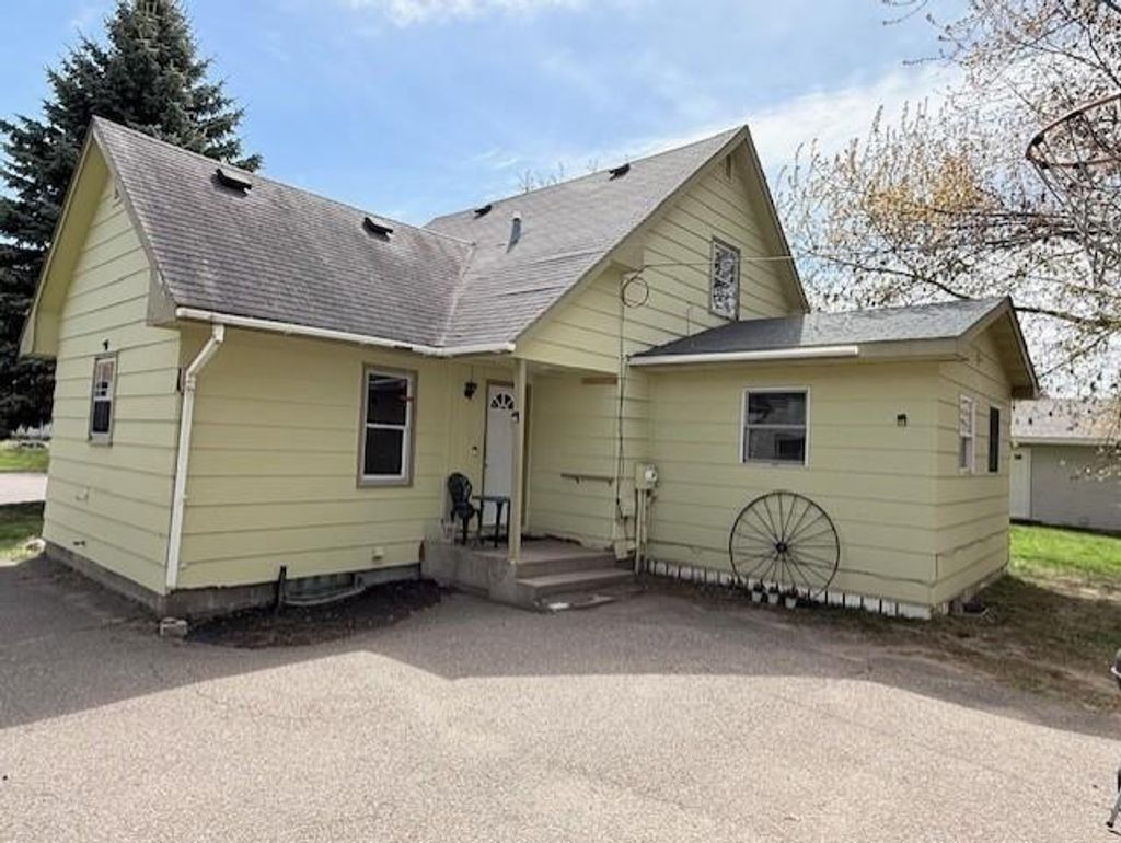 Photo of 117 2nd AVENUE, Shell Lake, WI 54871 (MLS # 1601103)