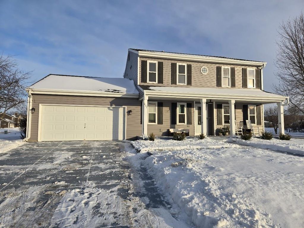 Photo of 237 Royal Ridge DRIVE, Oconomowoc, WI 53066 (MLS # 2015184)