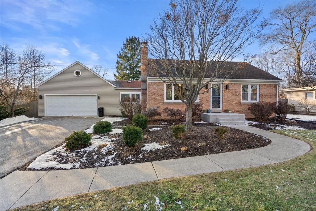 Photo of 8331 N Poplar DRIVE, Fox Point, WI 53217 (MLS # 1946300)