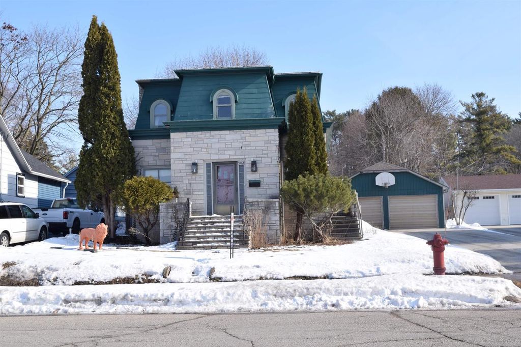 Photo of 502 N 7th AVENUE, Sturgeon Bay, WI 54235 (MLS # 50321140)