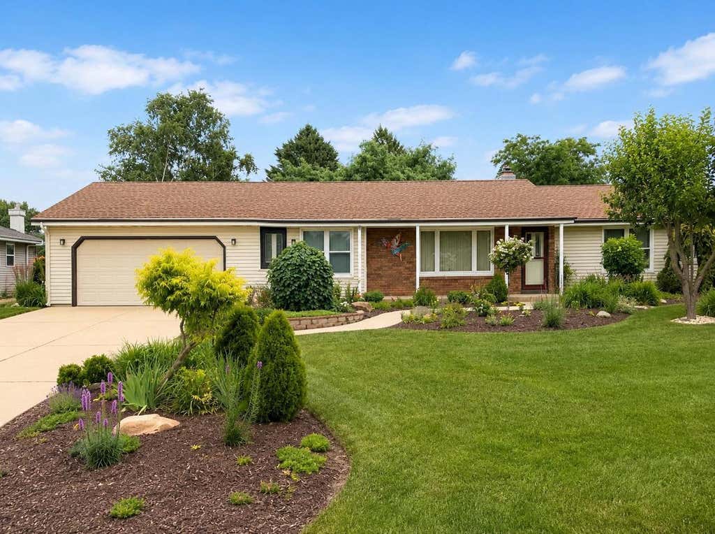 Photo of 978 Nantucket DRIVE, Janesville, WI 53546 (MLS # 2028167)