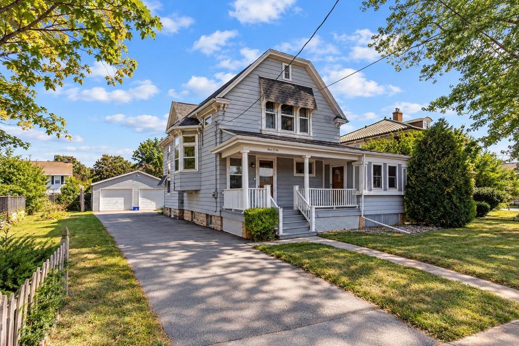 Photo of 306 W Wisconsin AVENUE, Kaukauna, WI 54130 (MLS # 50333898)