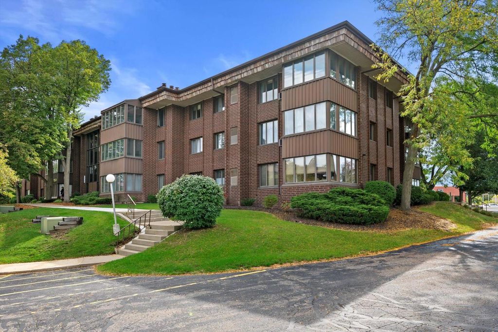 Photo of N84W15750 Ridge ROAD #204, Menomonee Falls, WI 53051 (MLS # 1935618)