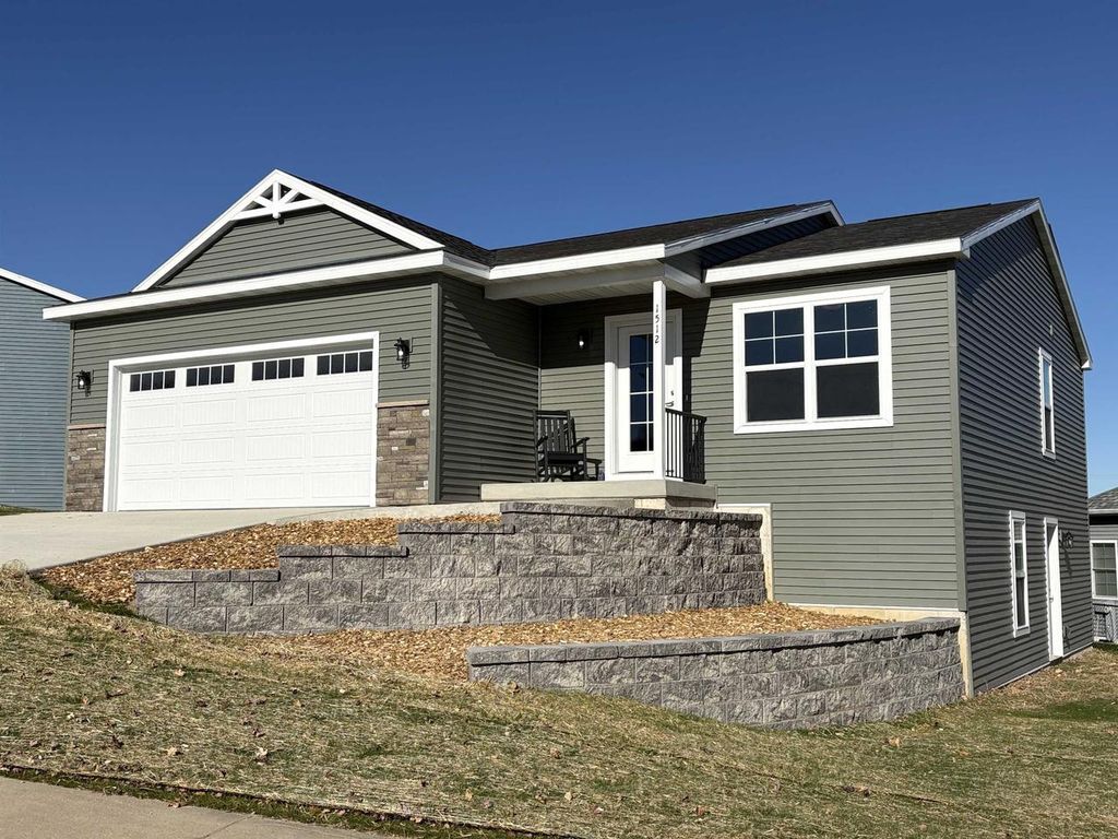 Photo of 1512 Wedgewood DRIVE, Watertown, WI 53098 (MLS # 2014089)