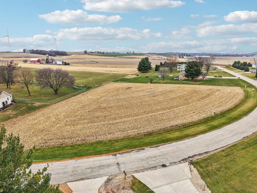 Photo of Lot 4 Hickory Run, Waunakee, WI 53597 (MLS # 2014266)